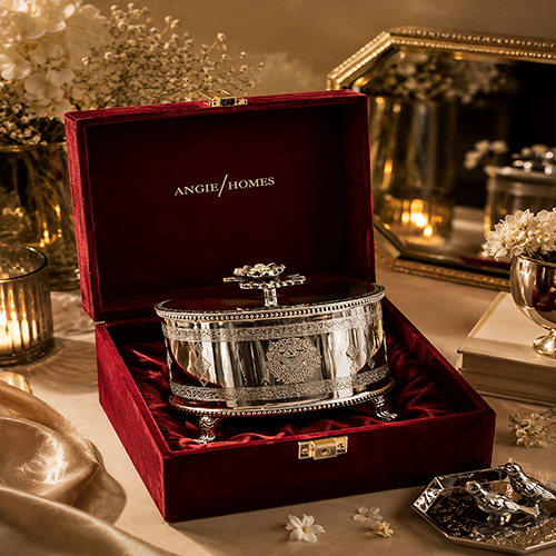 Luxury Well Crafted Silver Pot For gifting – ANGIE HOMES